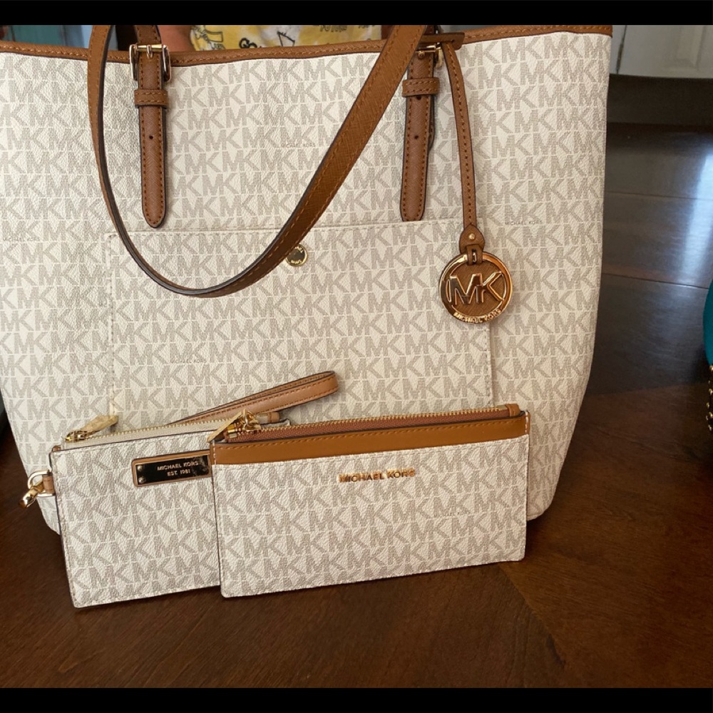 NWT Michael kors tote 3 piece set